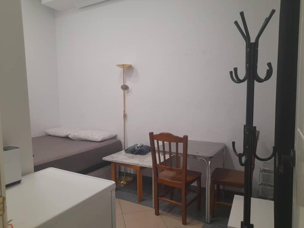 Scrapboooking Hotel มาดริด ภายนอก รูปภาพ